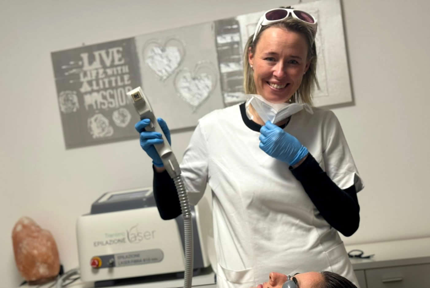Michela Cagol, tecnica laser di LiberaMente Estetica a Pergine Valsugana